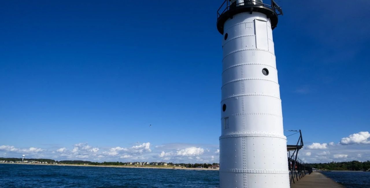 manistee north pier lighthouse​